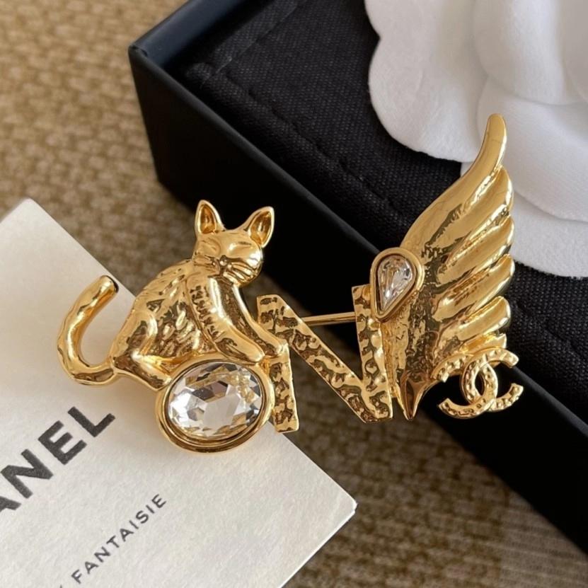 샤넬 캣 윙 브로치