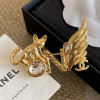 샤넬 캣 윙 브로치