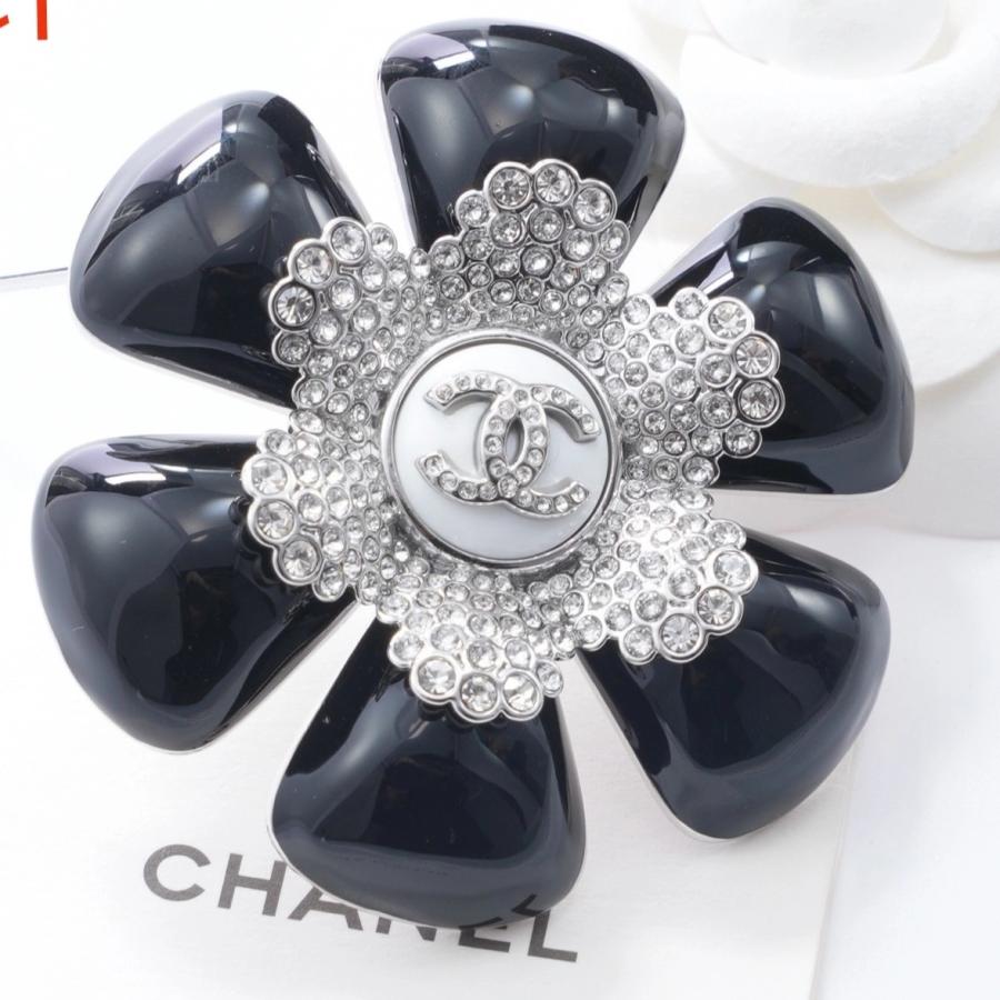 샤넬 블랙 플라워 브로치