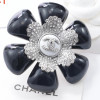 샤넬 블랙 플라워 브로치