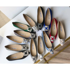 ✨타임세일✨마놀로 블라닉 한기시 구두 뮬 컬러:3번 / 사이즈:250 굽:7cm 장식:크리스탈 실버