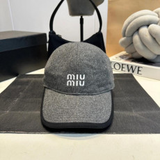 미우미우 배색 볼캡 모자