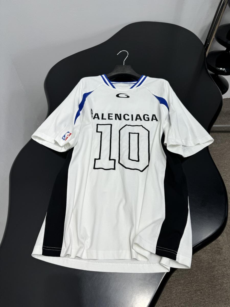 발렌시아가 NBA 티셔츠