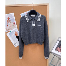 미우미우 배색 포인트 크롭 니트