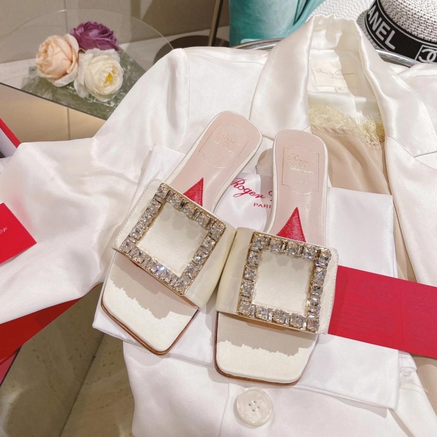 로저비비에 비키 비브 새틴 뮬 슬리퍼 (2.5cm / 4.5cm)