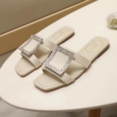 로저비비에 비키 비브 스트라스 버클 뮬 슬리퍼