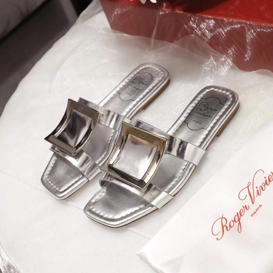 로저비비에 비키 비브 메탈버클 뮬 슬리퍼